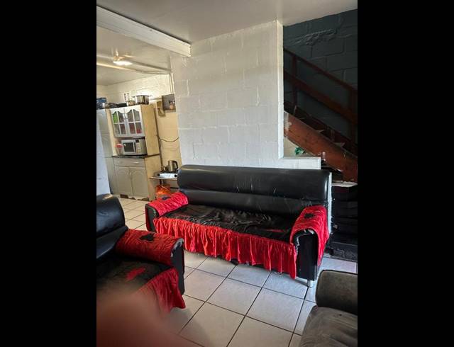 3 BEDROOM DUPLEX FOR SALE IN MANENBERG